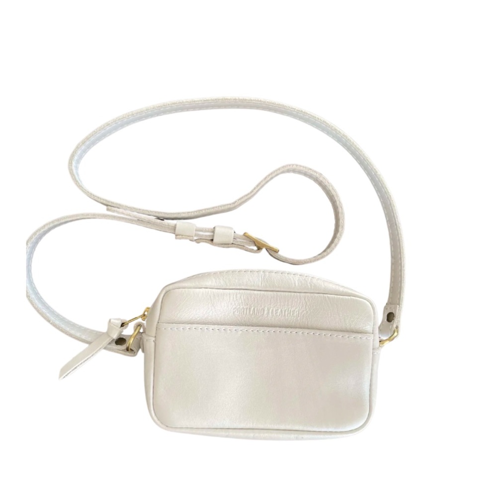 Portland Leather Camera Bag “Pearl”